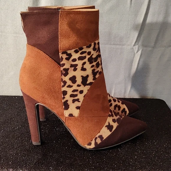 Y-Not Ankle Boots - Picture 2 of 6